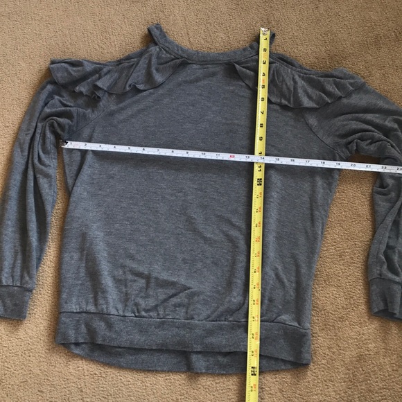 ⭐️⭐️Cold Shoulder Knit Top Express One Eleven Size XS - Picture 5 of 16